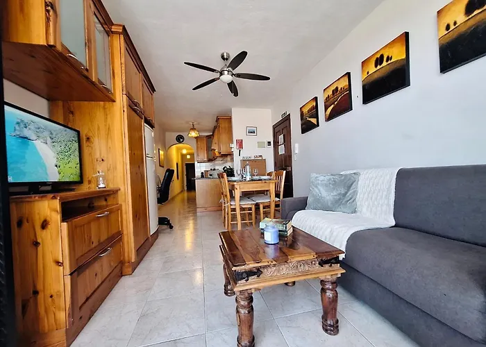 Seafront Maisonette Ocean Views & Terrace