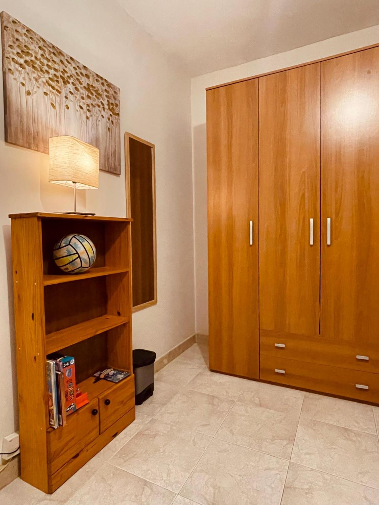 Seafront Maisonette Ocean Views & Terrace *